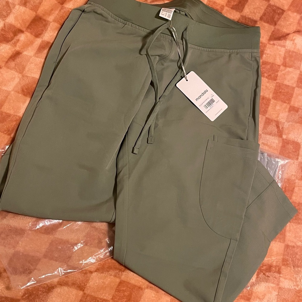 Mandala Green 6 Pocket Slim Pants - Medium (W)